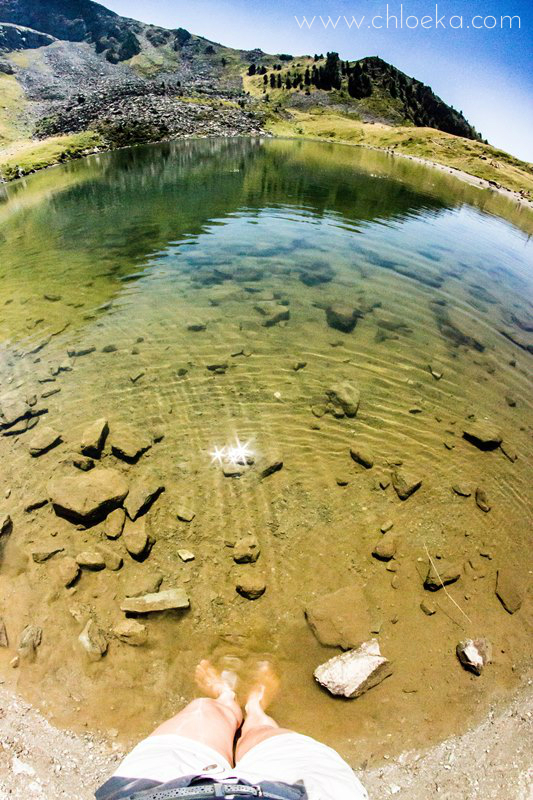 Les pieds dans l'eau- Lac de Chamolé